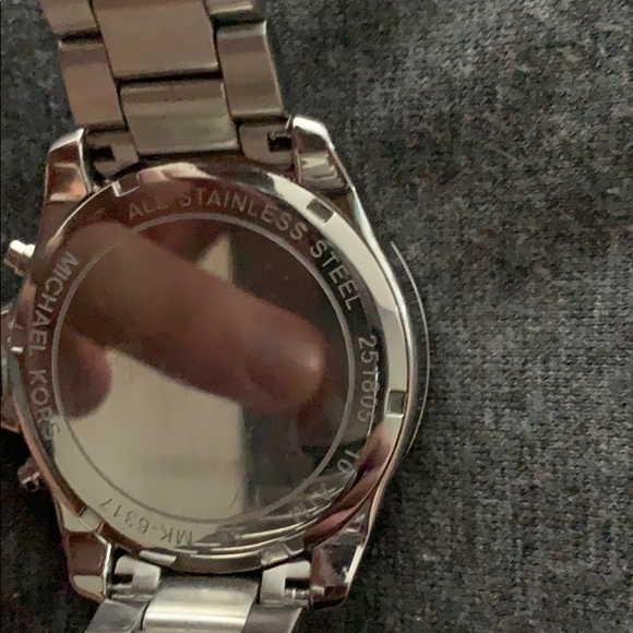 Michael Kors Watch - Picture 2 of 2